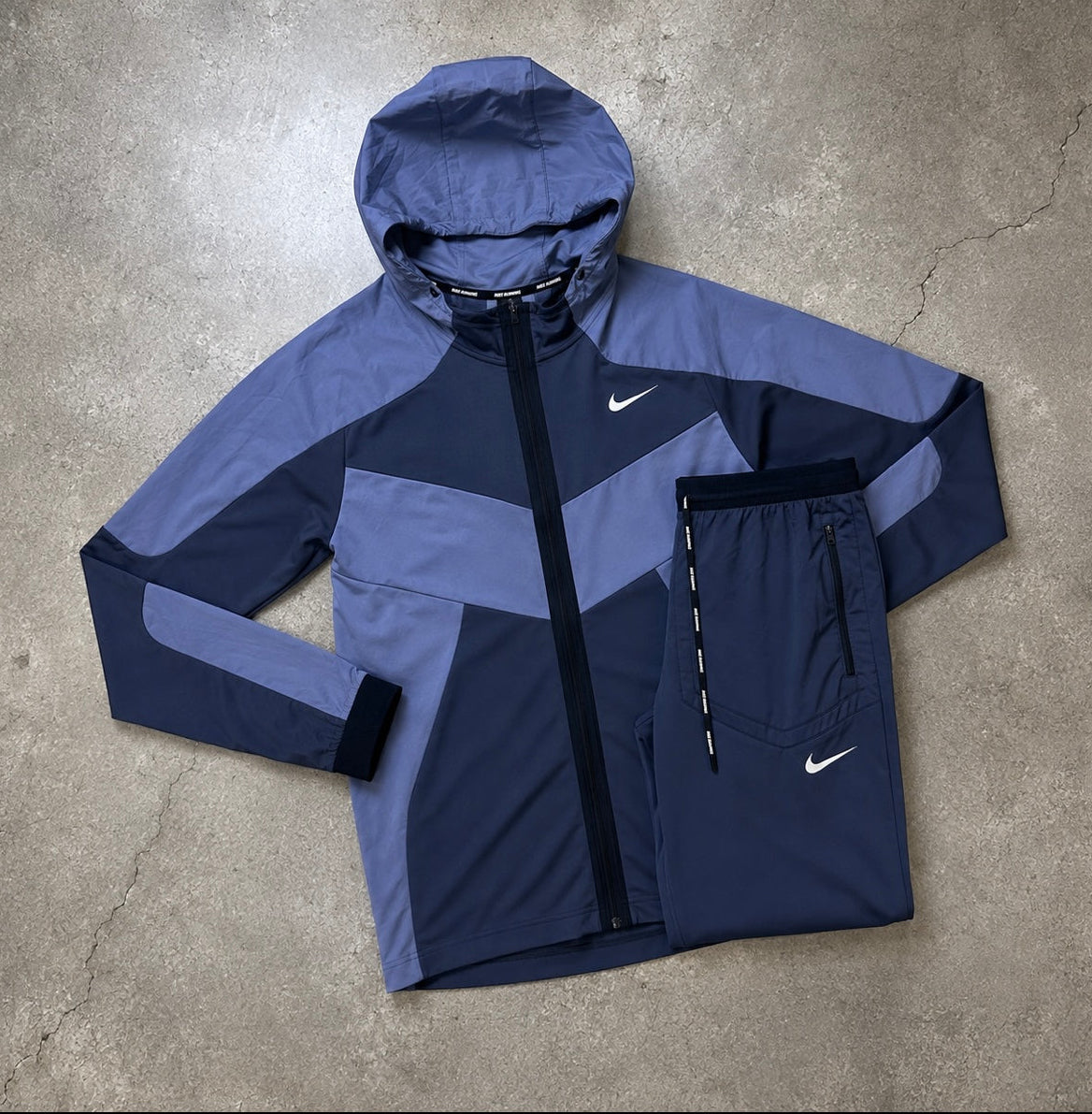 NIKE ELEMENT NAVY TRACKSUIT
